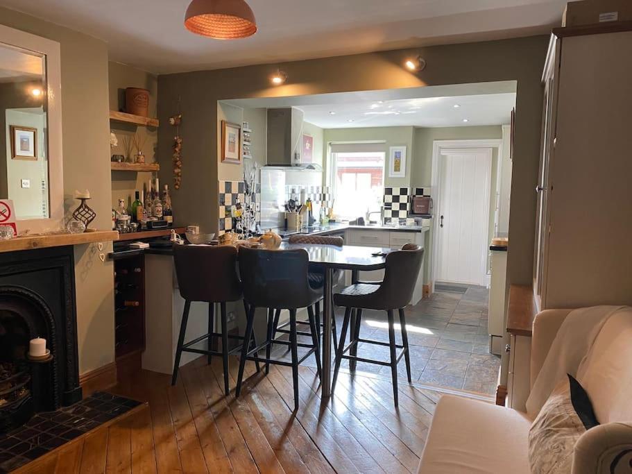 Outskirts Of Ulverston, Entire Cottage - Sleeps 4 阿尔弗斯顿 外观 照片